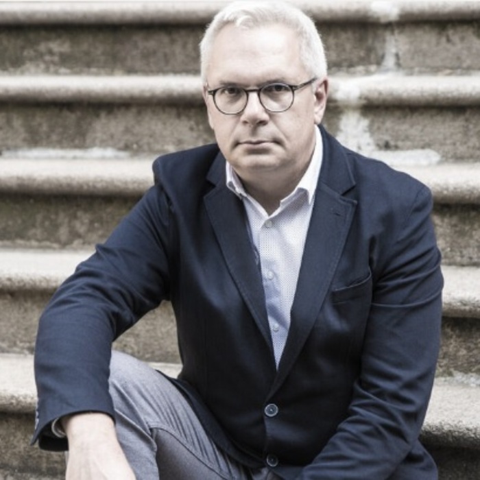 07-momchil-metodiev-kapital_700x700_crop_478b24840a