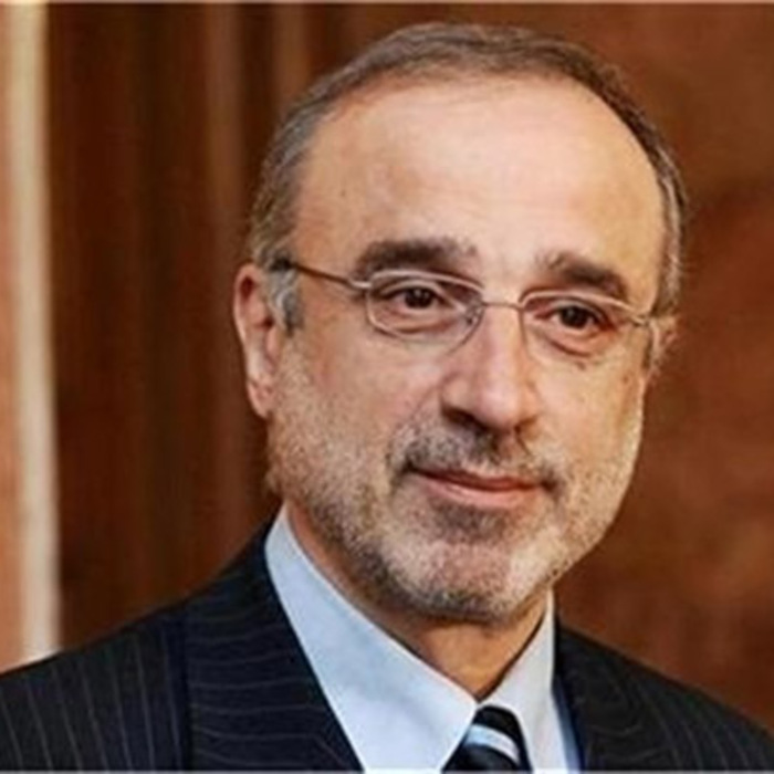 metodiev_700x700_crop_478b24840a