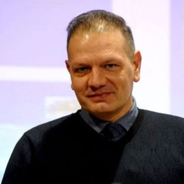 petur-slavov-faktor_700x700_crop_478b24840a