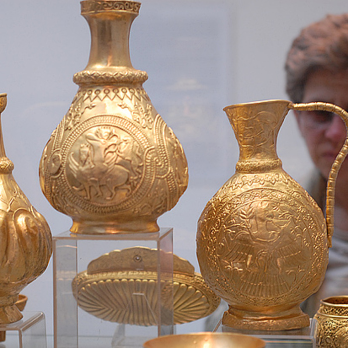 8_700x700_crop_478b24840a