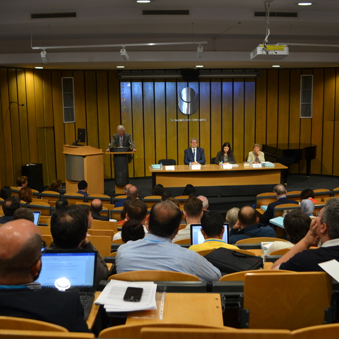 dsc-1083_700x700_crop_478b24840a